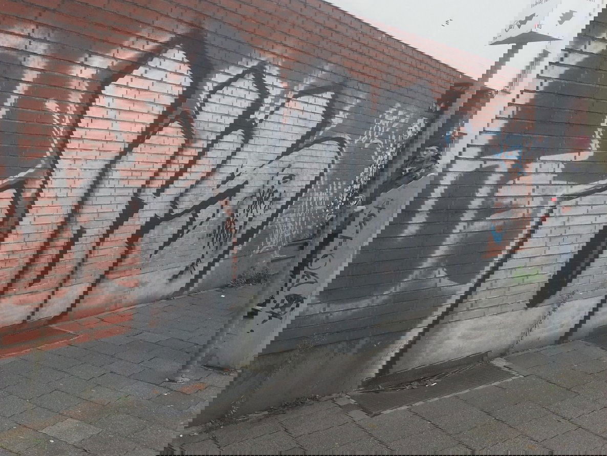 Graffiti Bombing in Münster - Photo by trustlifeOTR - joys