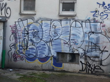 Graffiti Bombing in Münster - Photo by trustlifeOTR - 615, lexus