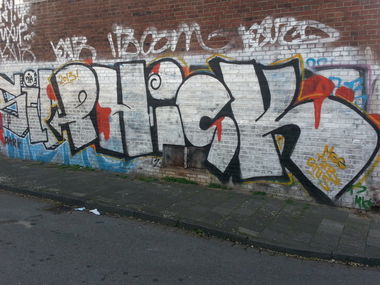 Graffiti Bombing in Münster - Photo by trustlifeOTR - phick (2013)