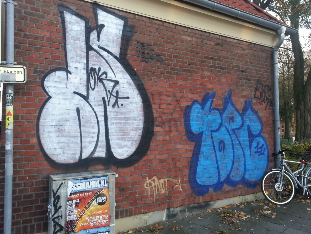 Graffiti Bombing in Münster - Photo by trustlifeOTR - joys, top.c