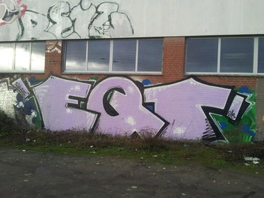 Graffiti Bombing - Photo by trustlifeOTR - EQT, Augs (2013)