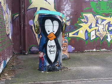 Graffiti Wall - Photo by trustlifeOTR - party, hard (2014)