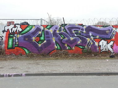 Graffiti Wall - Photo by trustlifeOTR - Chef, tma, adf (2014)