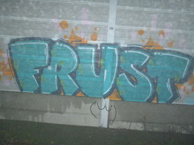 Graffiti Bombing in Münster - Photo by trustlifeOTR - Frust