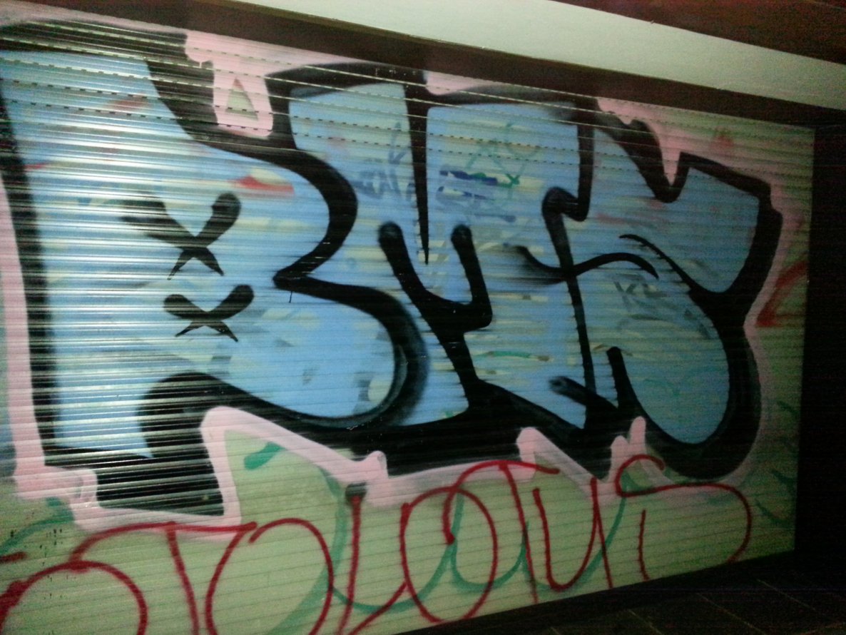 Graffiti Bombing - Photo by trustlifeOTR - Bms