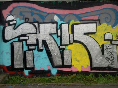 Graffiti Artwork in Warsaw - Photo by tumekradom - TMK (2013)