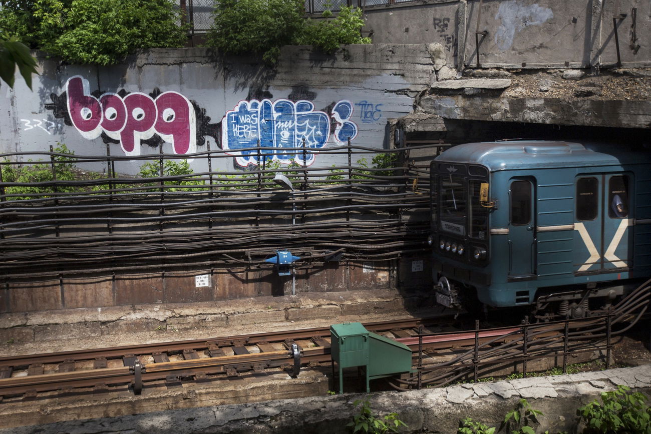 Graffiti Bombing in Moscow - Photo by tvae - subway, Moscow, Russia (2015)