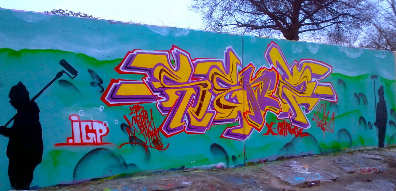 Graffiti Wall - Photo by twak1 - senz