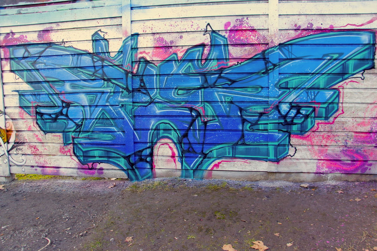 Graffiti Wall - Photo by twak1