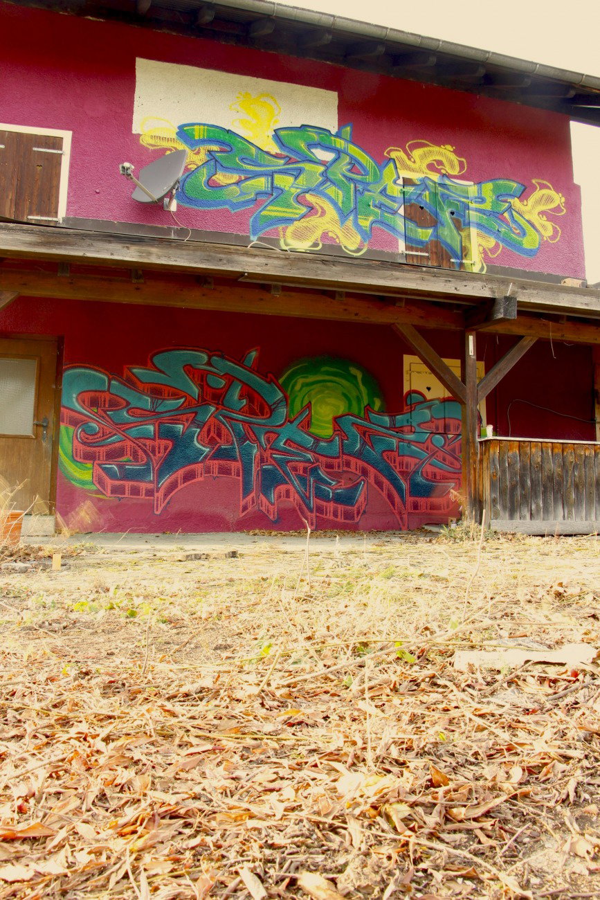 Graffiti Wall - Photo by twak1