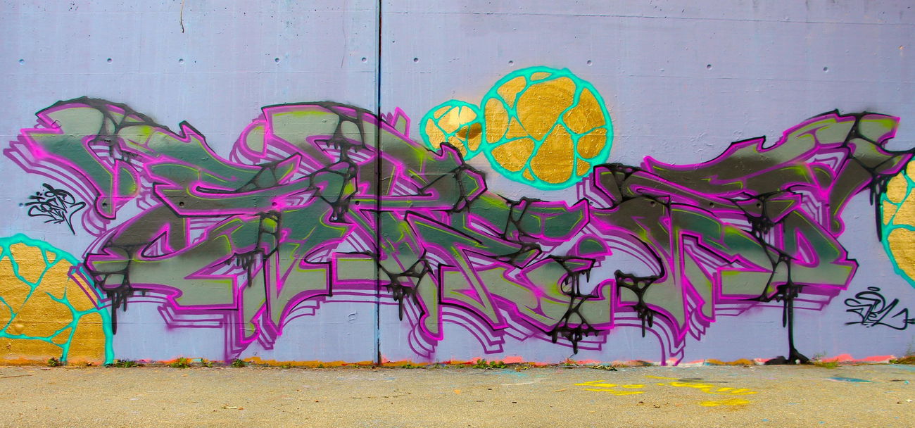 Graffiti Wall - Photo by twak1