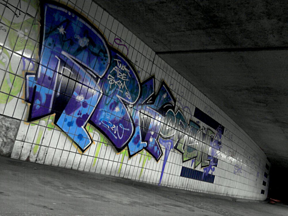 Graffiti Bombing - Photo by twokee - rbk, skim, atze (2011)