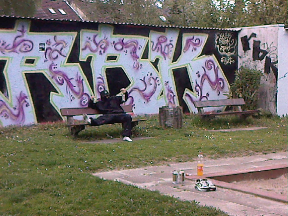 Graffiti Bombing - Photo by twokee - rbk, twokee, shok (2011)