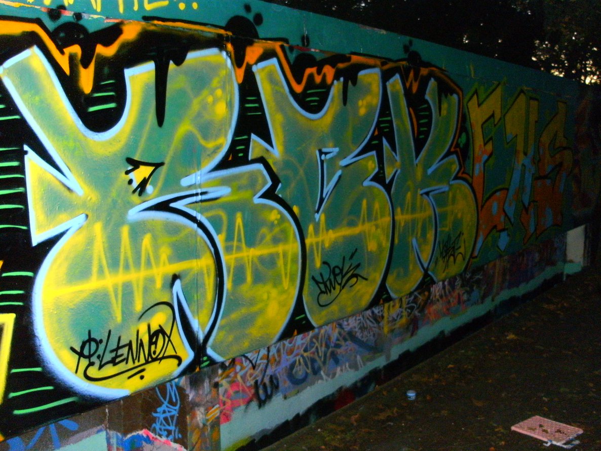 Graffiti Wall - Photo by twokee - rbk, twokee, 4Lennox (2011)