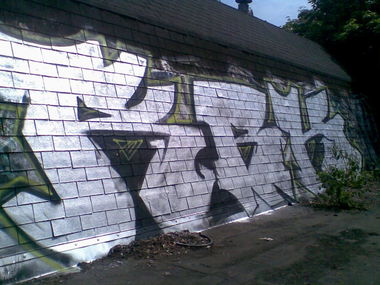 Graffiti Bombing - Photo by twokee - rbk, twokee, skim (2010)
