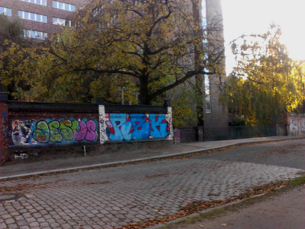 Graffiti Bombing - Photo by twokee - rbk, twokee, shok (2012)