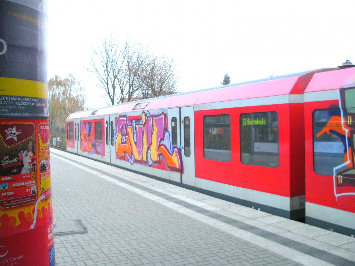 Graffiti Train - Photo by twokee - evil, 180 (2012)