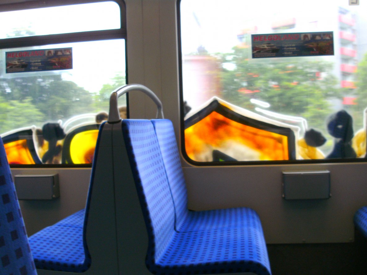 Graffiti Train - Photo by twokee - 2kie (2011)