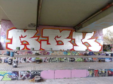 Graffiti Wall - Photo by twokee - rbk, crew, shok (2012)