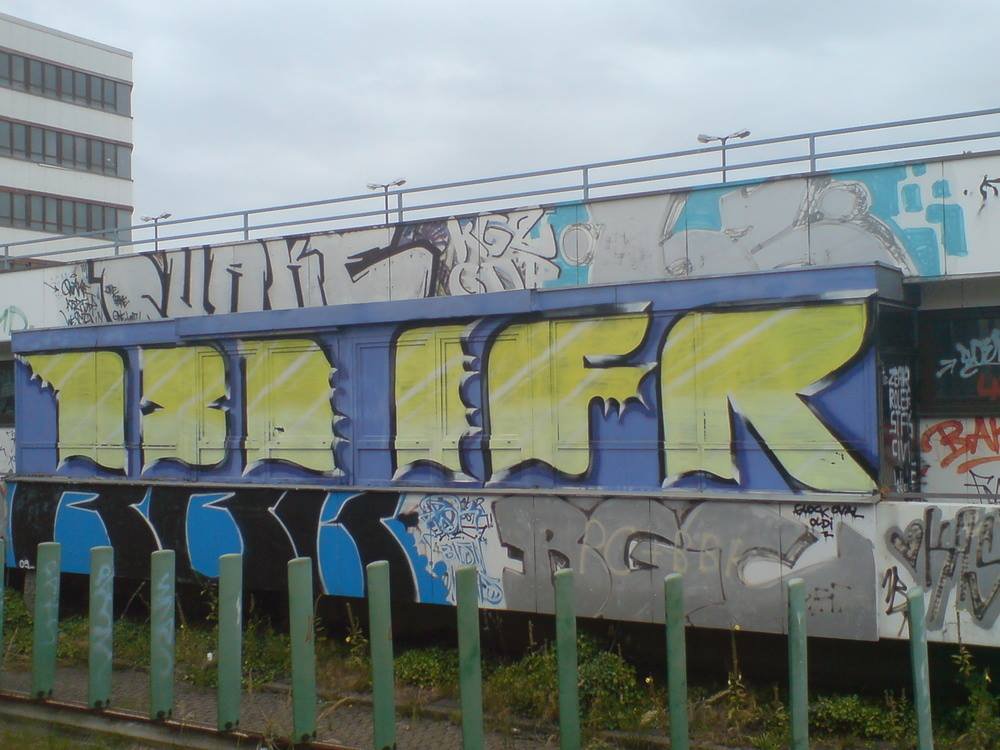 Graffiti Wall - Photo by twokee - rbk, ifr, 180 (2008)