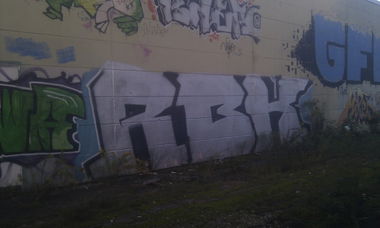 Graffiti Bombing - Photo by twokee - rbk, shok, kg (2013)