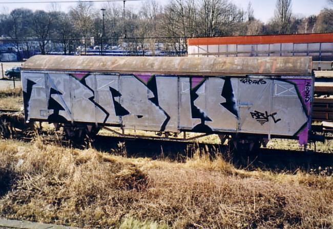 Graffiti Train - Photo by twokee - rbk, sekz, micro (2005)