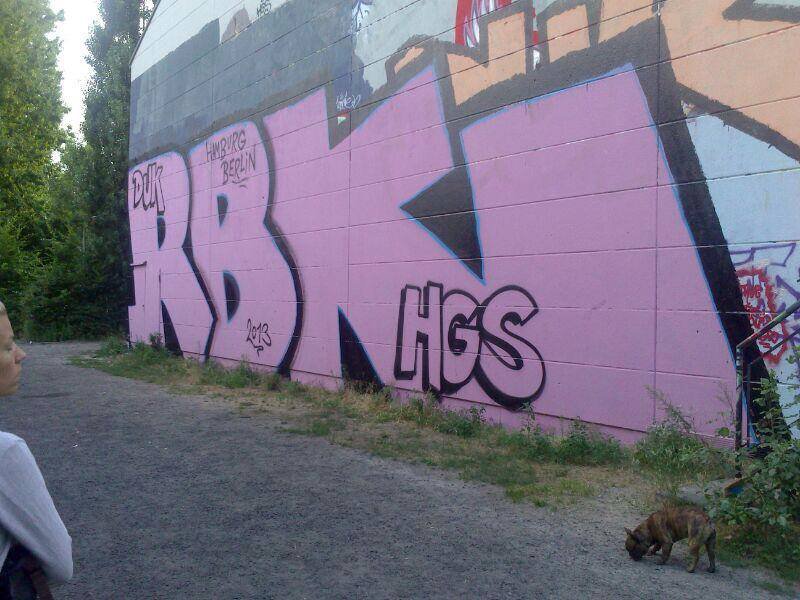 Graffiti Wall - Photo by twokee (2013)