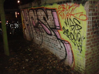 Graffiti Bombing - Photo by twokee - rbk, hgs, twokee (2009)