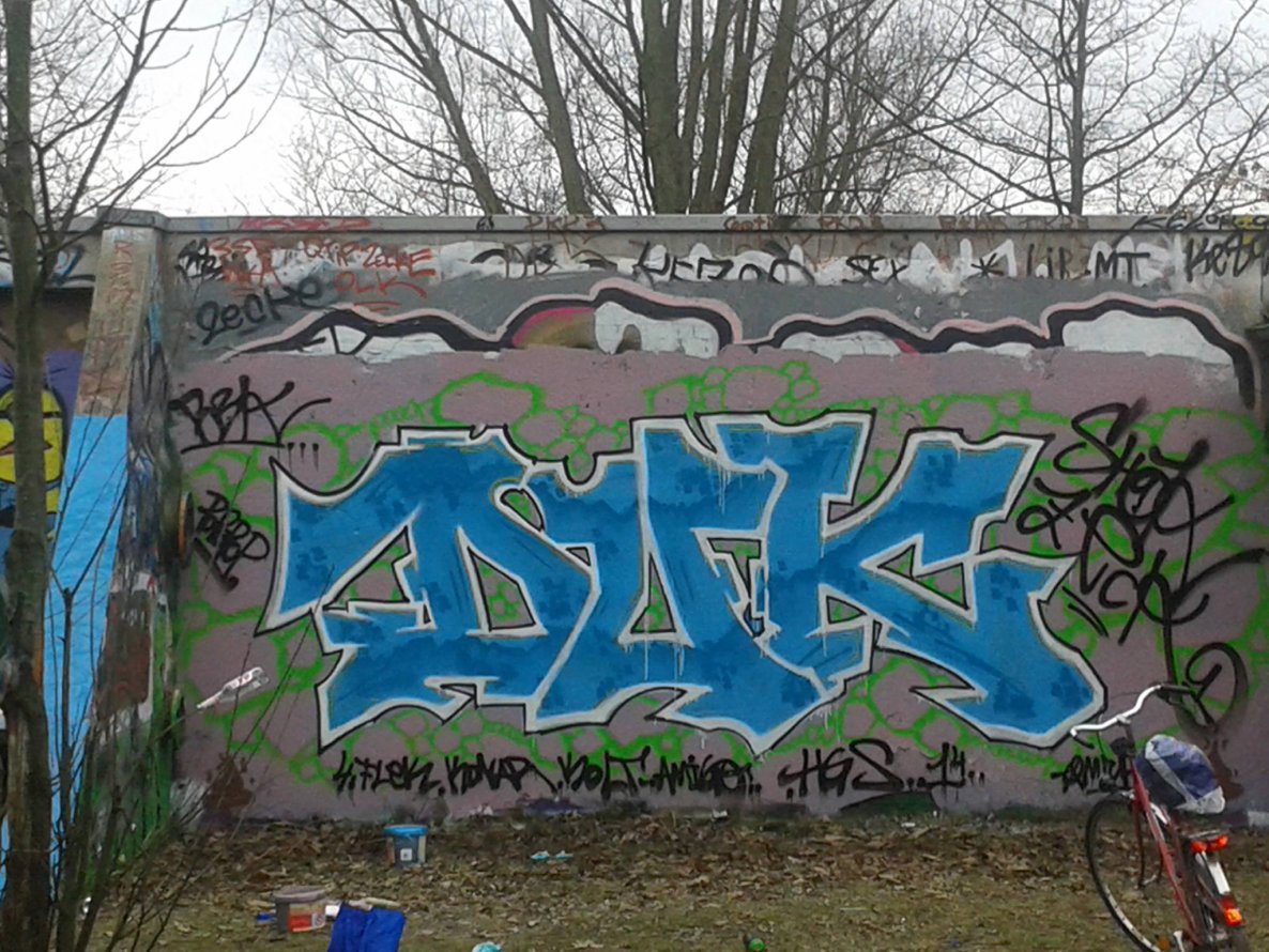 Graffiti Wall - Photo by twokee - rbk, duk, hgs (2014)