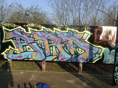 Graffiti Wall - Photo by twokee - brd, shok, rbk (2014)