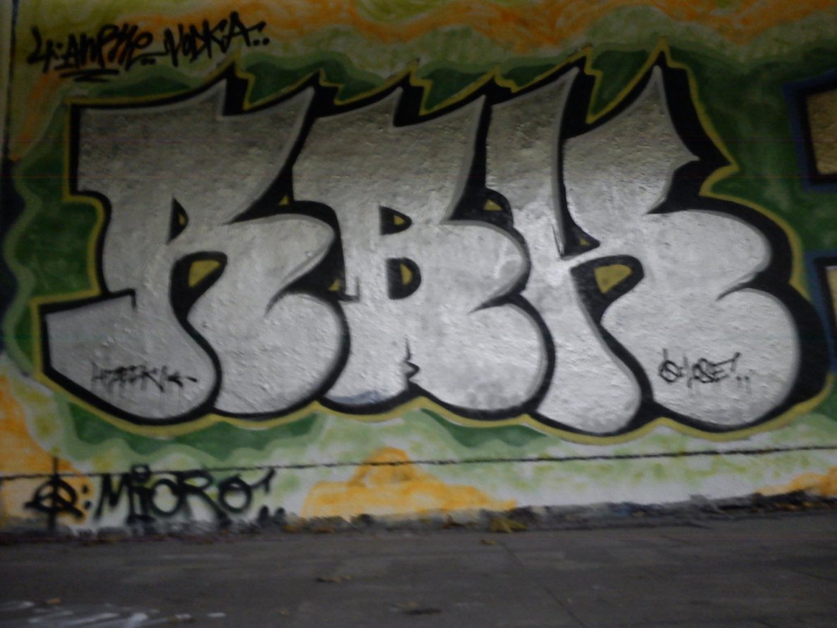 Graffiti Wall - Photo by twokee - rbk, shok (2012)