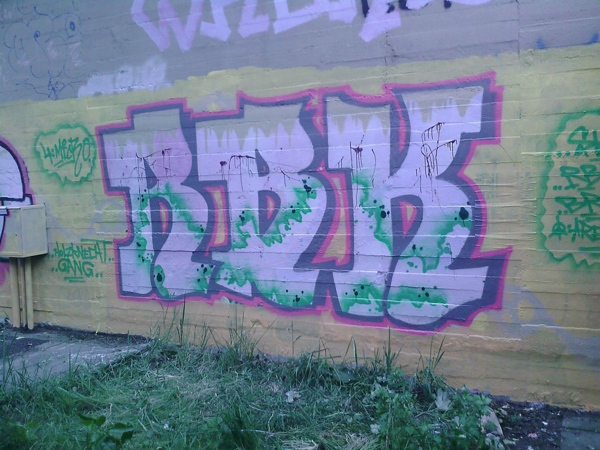 Graffiti Wall - Photo by twokee - rbk, shok (2012)