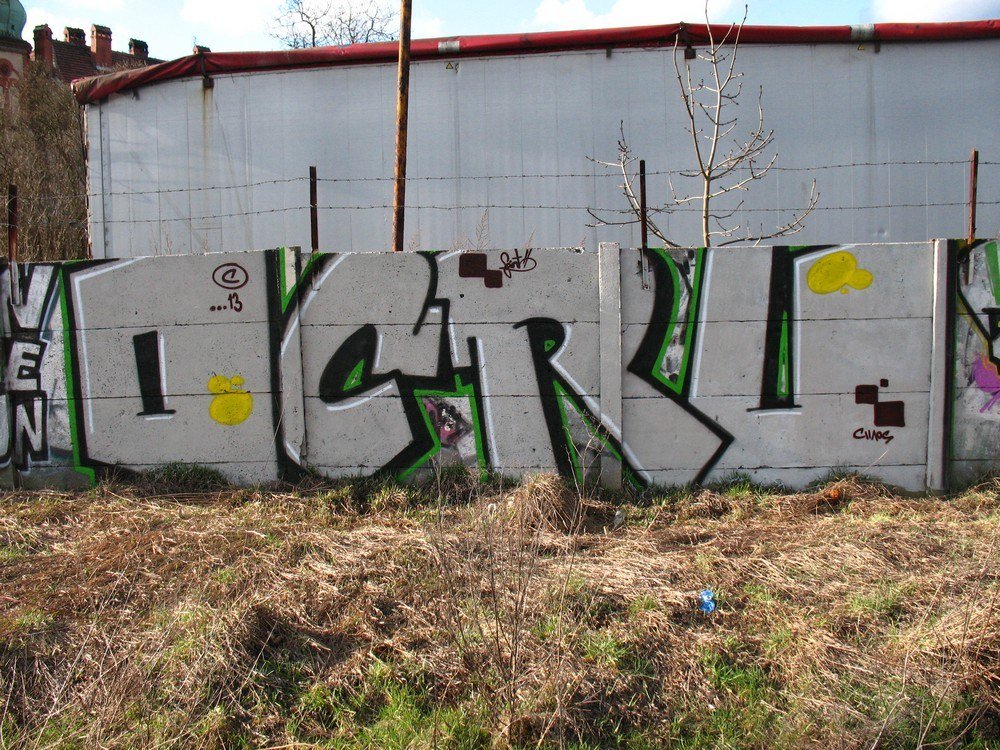 Graffiti Wall - Photo by tymjanek (2013)