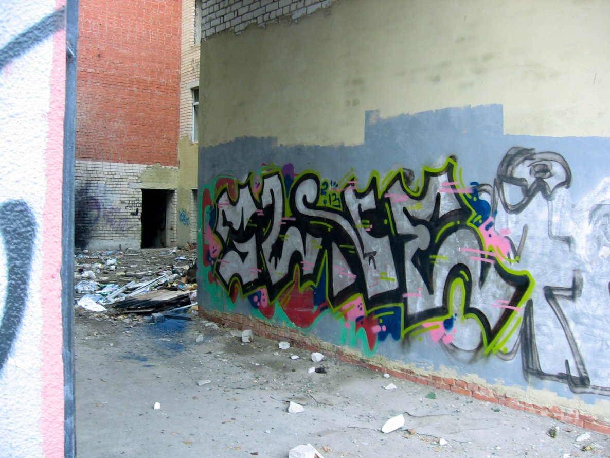 Graffiti Wall - Photo by tyne