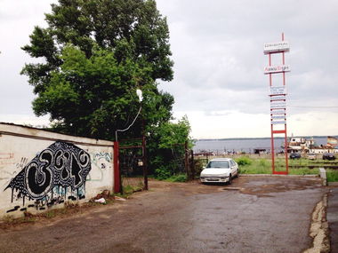 Graffiti Wall - Photo by tyne