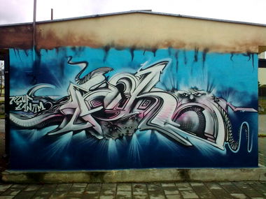 Graffiti Wall - Photo by uchoone