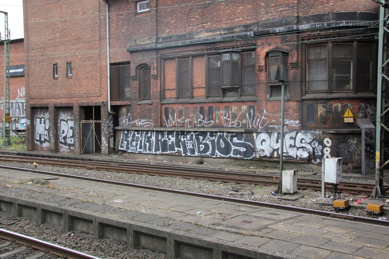 Graffiti Wall - Photo by ulica