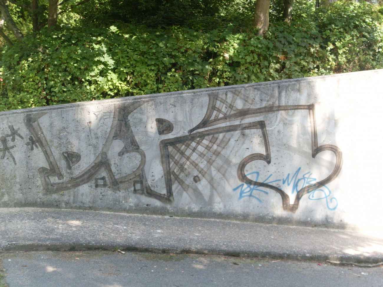 Graffiti Wall - Photo by ulica - kiel, dbr (2009)