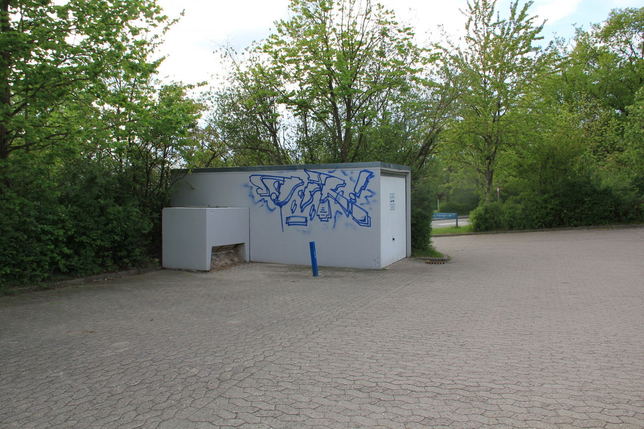 Graffiti Bombing - Photo by ulica - d.b.r.....pane (2016)