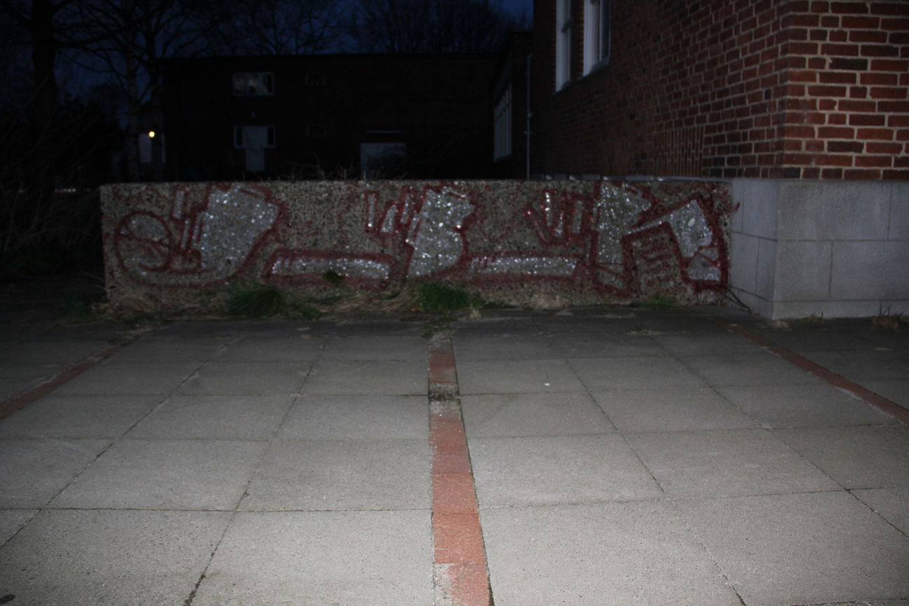 Graffiti Bombing - Photo by ulica - d.b.r....pane (2014)