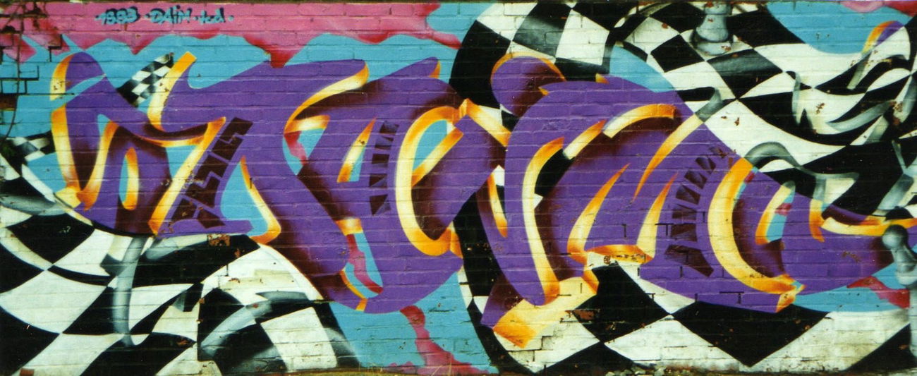 Graffiti Wall - Photo by ultramarinblau - daim (1993)
