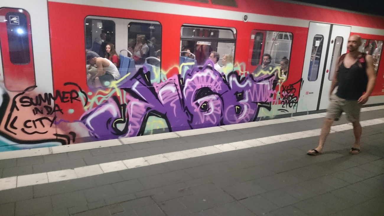 Graffiti Wall - Photo by ultramarinblau - kgb (2015)