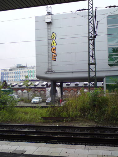 Graffiti Wall - Photo by ultramarinblau - rage