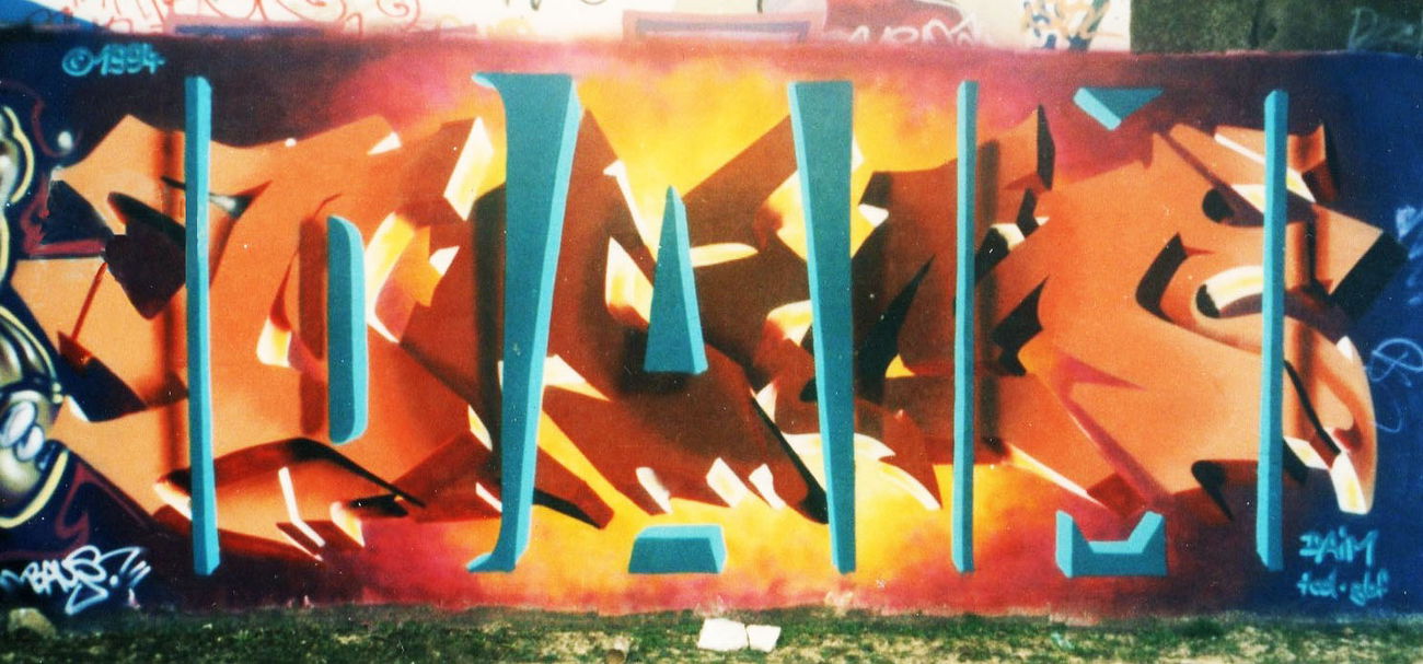 Graffiti Wall - Photo by ultramarinblau - daim (1994)
