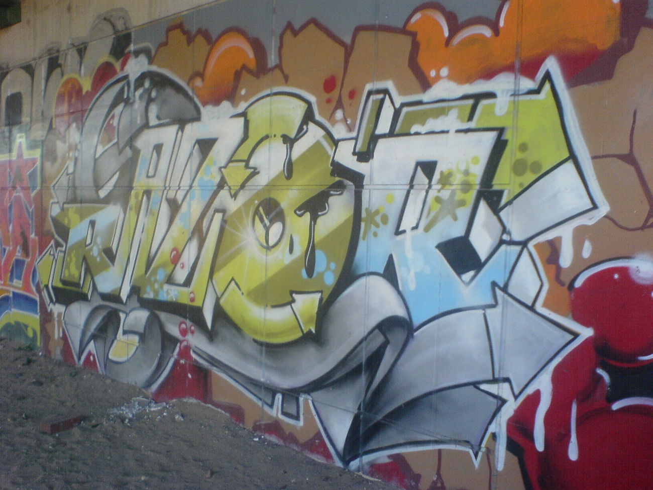 Graffiti Wall - Photo by ultramarinblau - razor, cos