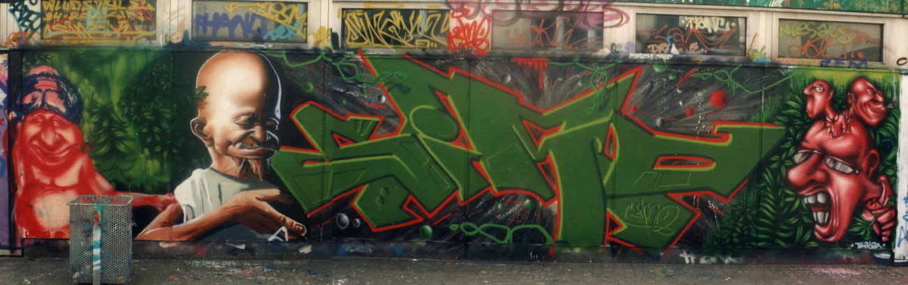 Graffiti Wall - Photo by ultramarinblau - simo, tasek