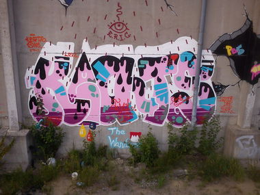 Graffiti Wall - Photo by ultramarinblau - keats