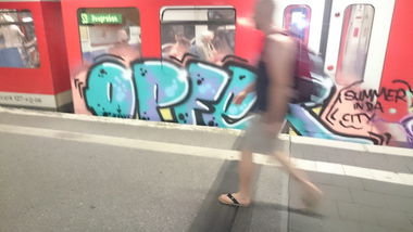 Graffiti Train - Photo by ultramarinblau - opfer (2015)