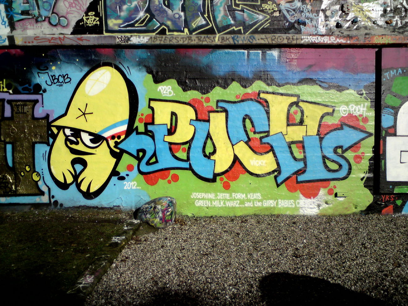 Graffiti Wall - Photo by ultramarinblau - fortress, puch