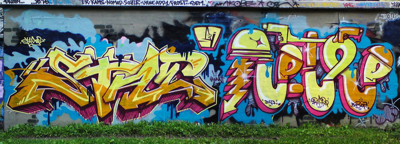 Graffiti Wall - Photo by ultramarinblau - stae